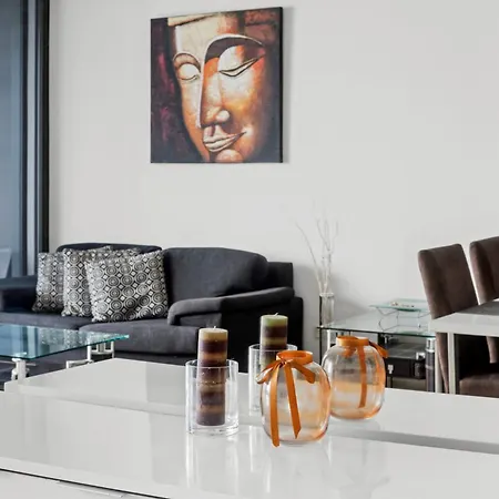 Apartment Urban Skyline 2-bed With Pool & Gym Access Brisbane