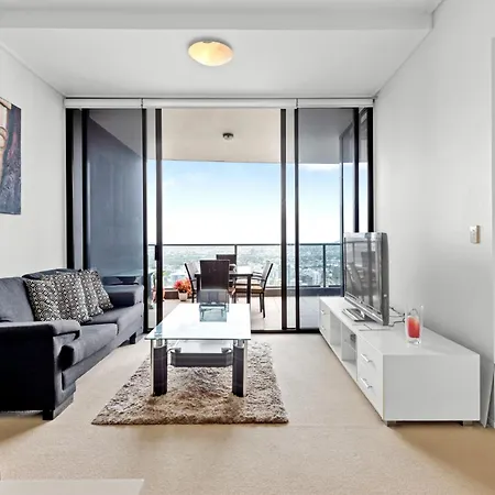 Urban Skyline 2-bed With Pool & Gym Access Apartment Brisbane