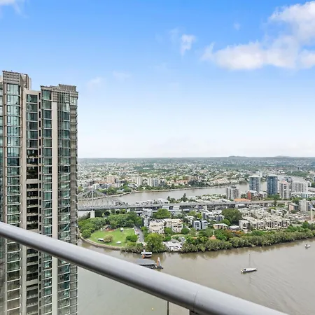 Urban Skyline 2-bed With Pool & Gym Access * Brisbane
