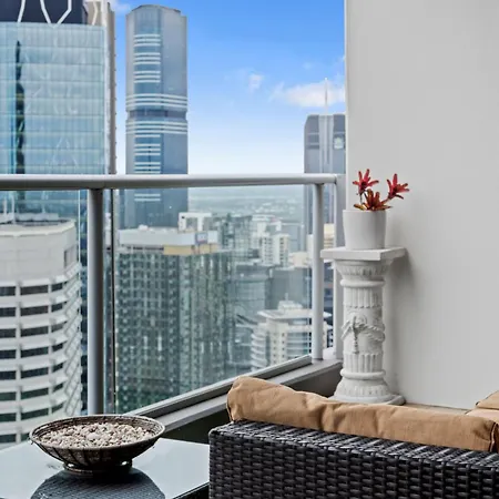 Urban Skyline 2-bed With Pool & Gym Access Brisbane