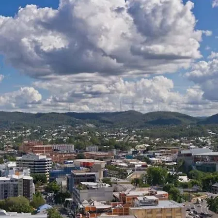Ct&mountain View On High Level Riverfont Carpark * Brisbane