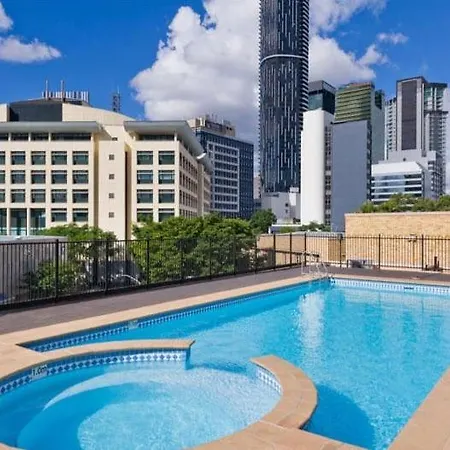 Apartment Ct&mountain View On High Level Riverfont Carpark