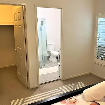 Apartment Large And Stylish Townhouse In Chic Area *