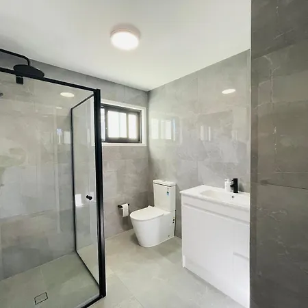 Guest house 262atroughton 3*