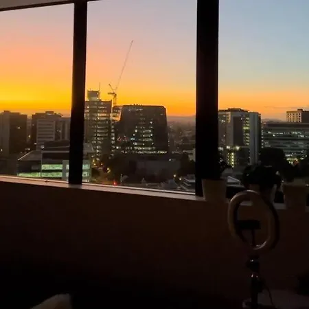 Stunning Views Comfortable Bed Welcoming Host