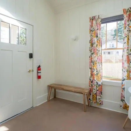 Apartment Stunning Views Comfortable Bed Welcoming Host