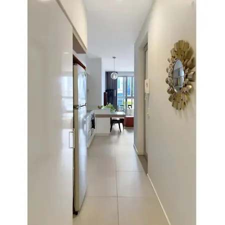 Sunny 1b In Heart Of South Bris! Apartment Brisbane