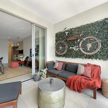 Sunny 1b In Heart Of South Bris! Apartment *