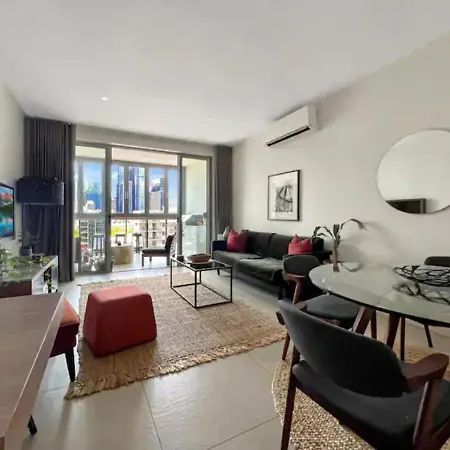 Apartment Sunny 1b In Heart Of South Bris! *