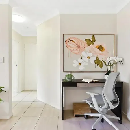 Cozy 2br Near The River Apartment