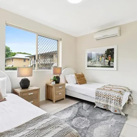 Cozy 2br Near The River Apartment