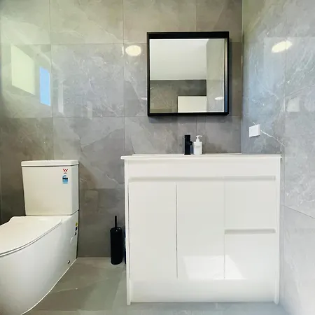 Guest house 262atroughton Brisbane