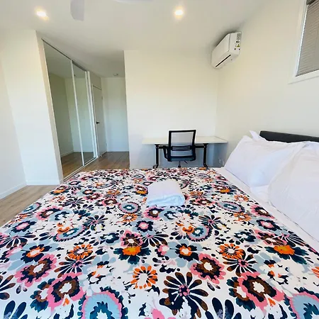 Guest house 262atroughton Brisbane