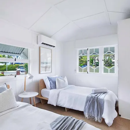 Five-bedroom Heritage Holiday home *