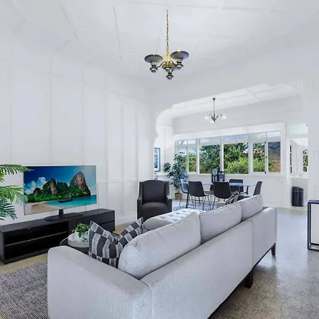 Five-bedroom Heritage * Brisbane