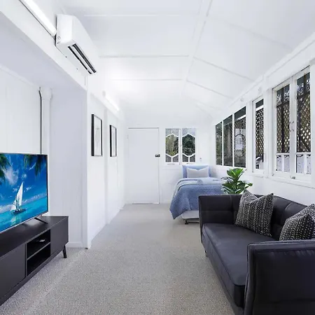Five-bedroom Heritage