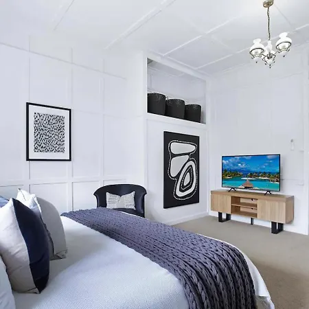 Five-bedroom Heritage Holiday home