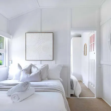 Five-bedroom Heritage *