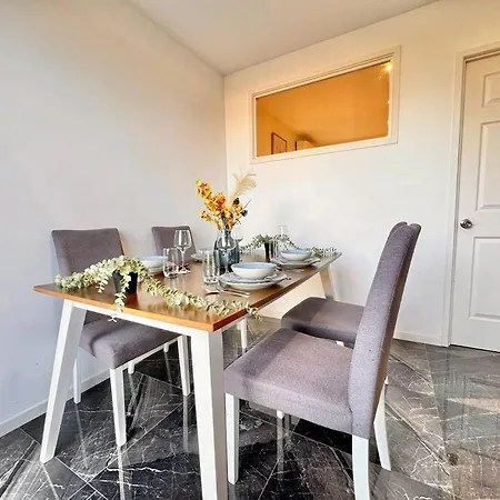 Adorable 1br Studio At Macgregor * Brisbane