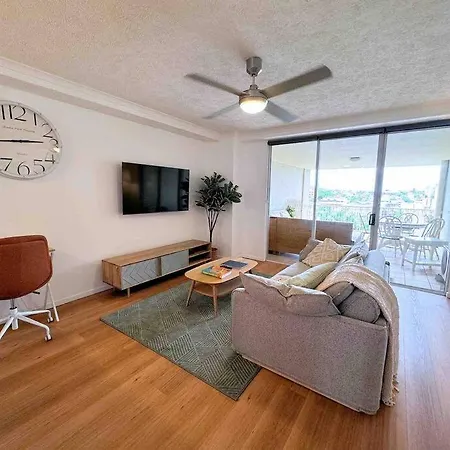 Apartment Spacious With Pool & Parking