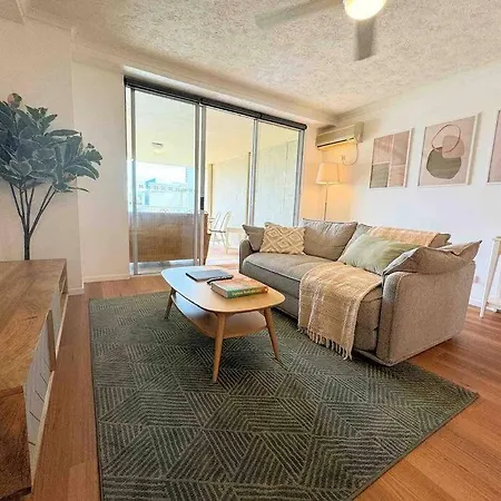 Apartment Spacious With Pool & Parking Brisbane