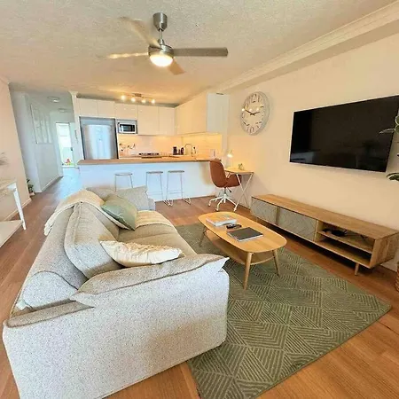 Apartment Spacious With Pool & Parking