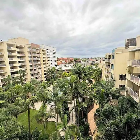 Apartment Spacious With Pool & Parking *