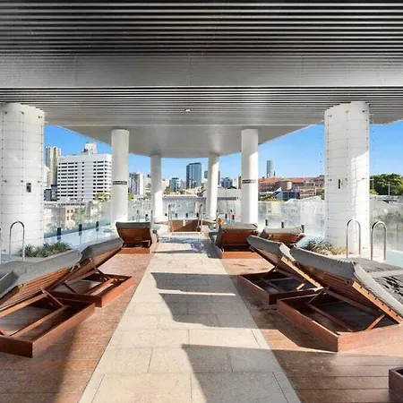 Stylish 1br With Mountain Views *