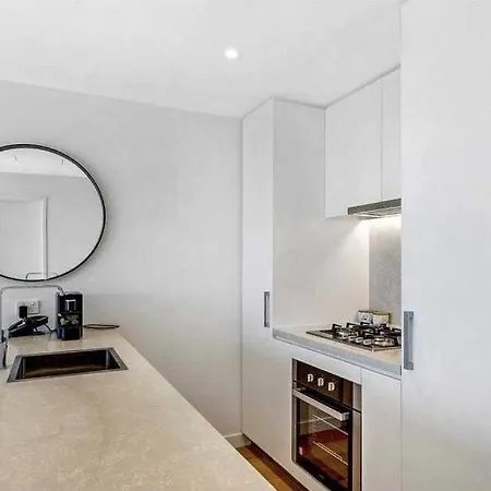 Stylish 1br With Mountain Views Apartment