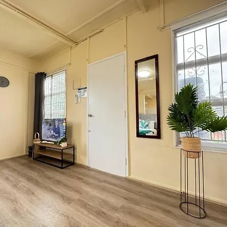 Urban Oasis In Salisbury Holiday home