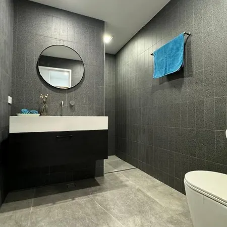 Sharehouse 2bedroom-retreat At Bardon Holiday home Brisbane