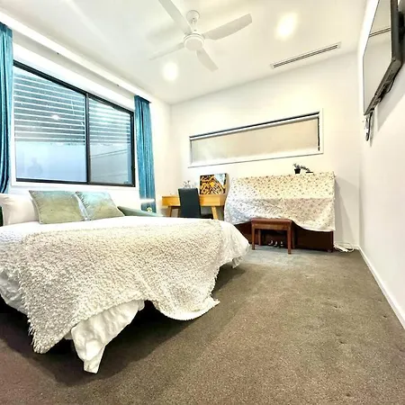 Sharehouse 2bedroom-retreat At Bardon Brisbane