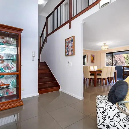 Apartment Spacious Renovated Townhouse With Free Parking Brisbane