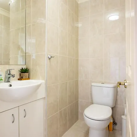 Spacious Comfy 5 Bedroom Near Sunnybank