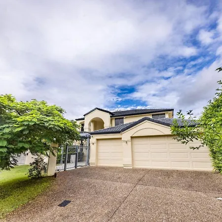 Spacious Comfy 5 Bedroom Near Sunnybank *