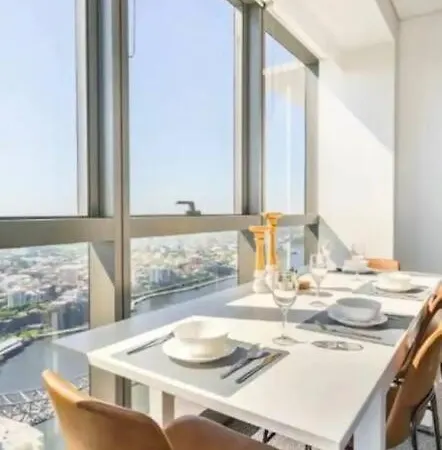 Meriton Soleil Above The Clouds - Central Lv 56 Sky With Story Bridge Views & Free Onsite Carpark Apartment