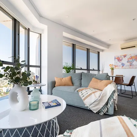River & City Views 2 Bed 2 Bath Skyline Apartment