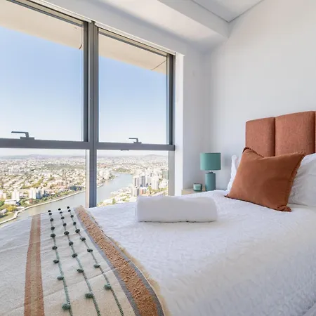 River & City Views 2 Bed 2 Bath Skyline *