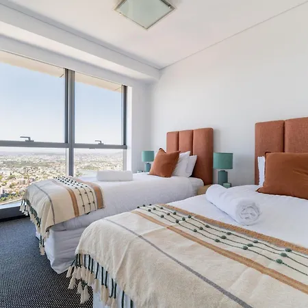 River & City Views 2 Bed 2 Bath Skyline * Brisbane
