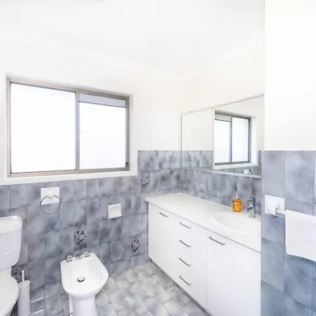 Bright Sunnybank Getaway - 4br 2ba Holiday home