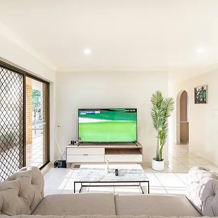 Bright Sunnybank Getaway - 4br 2ba Brisbane