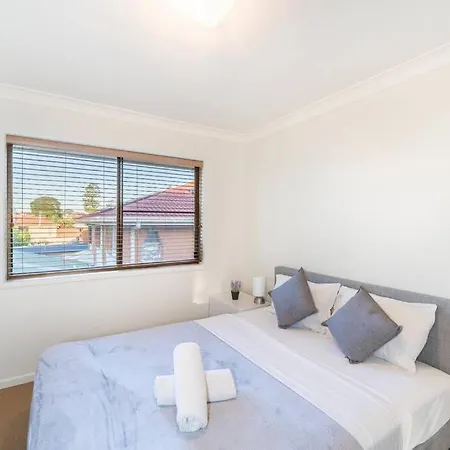 Holiday home Bright Sunnybank Getaway - 4br 2ba Brisbane