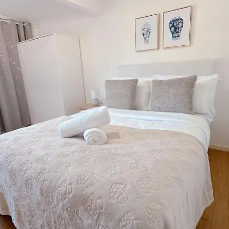 Comfy Unit Near Garden Westfield Street Parking * Brisbane