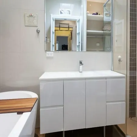 To Rent At This Beautiful Central Queenslander 3*