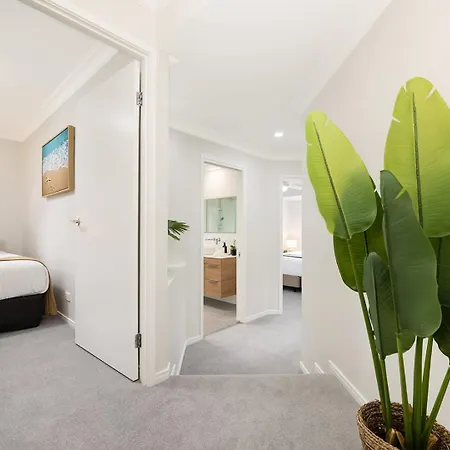 Holiday home Large Family Pool In Taringa 6km To Cbd Pets Brisbane