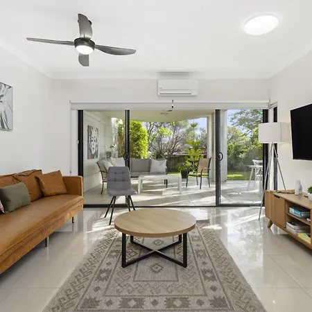 Apartment Modern 2-bed Unit With Parking In South Brisbane