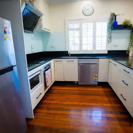 To Rent At This Beautiful Central Queenslander 3*
