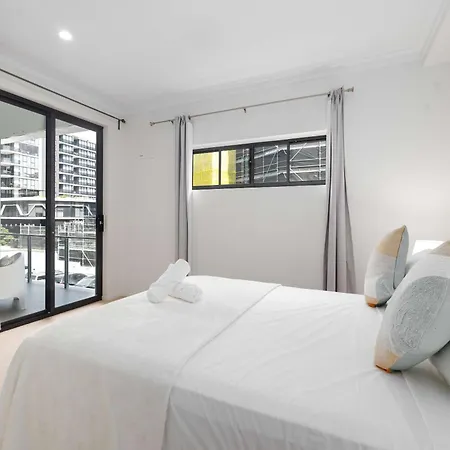 Cityside Comfort 1br Retreat In West End Parking Apartment Brisbane