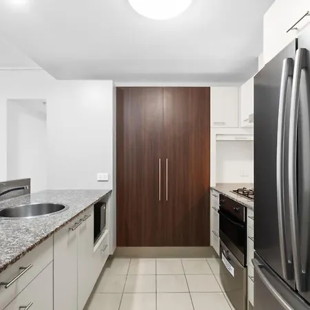 Aurora City Apartment *