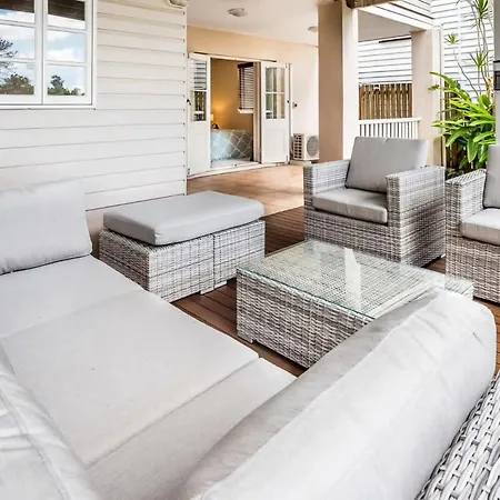 Elegant 4 Bedroom With Entertaining Area